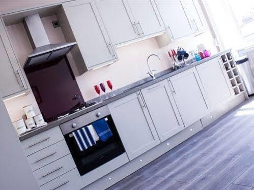 Lux Aparts Wakefield Central Luaran gambar